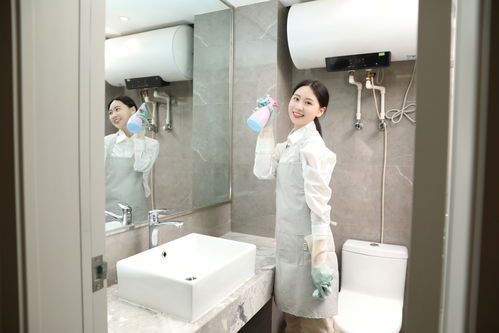 家政保潔 浴室清潔的專業(yè)藝術(shù)與女性勞動(dòng)者的獨(dú)特魅力